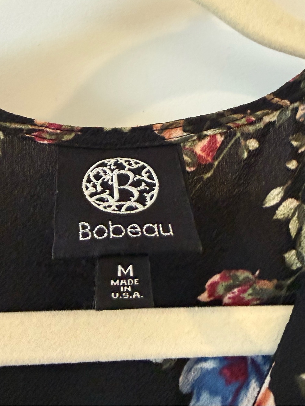 🌸 Floral Wrap Midi Dress – Flowy & Feminine 🌸 - Picture 3 of 3